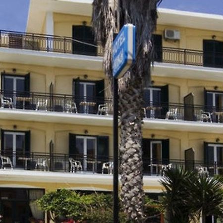Niki Hotel Samos Town Esterno foto